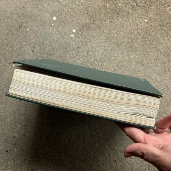 New International Version Disciple’s Study Bible - Picture 5 of 10